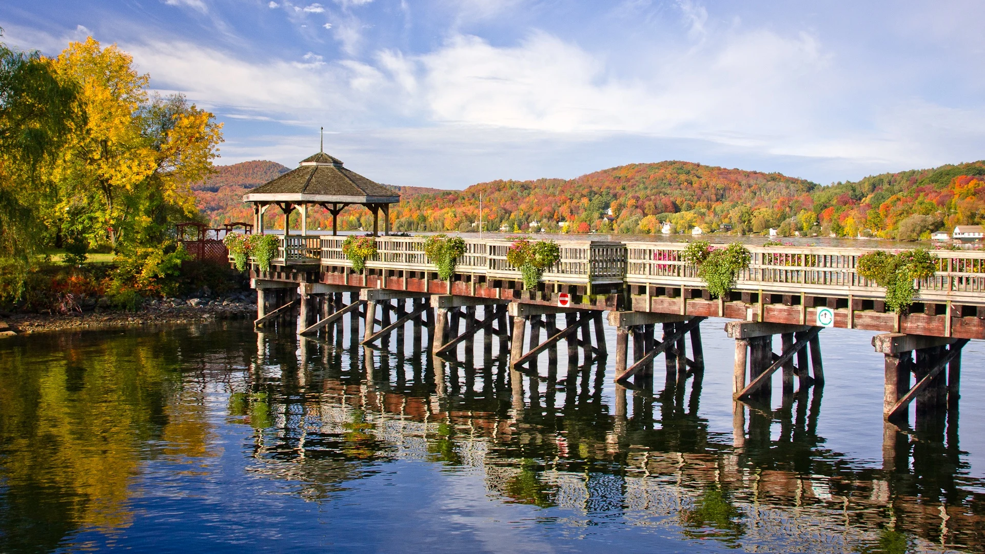 Le quai de North Hatley sur le lac Massawippi, aux couleurs de l’automne